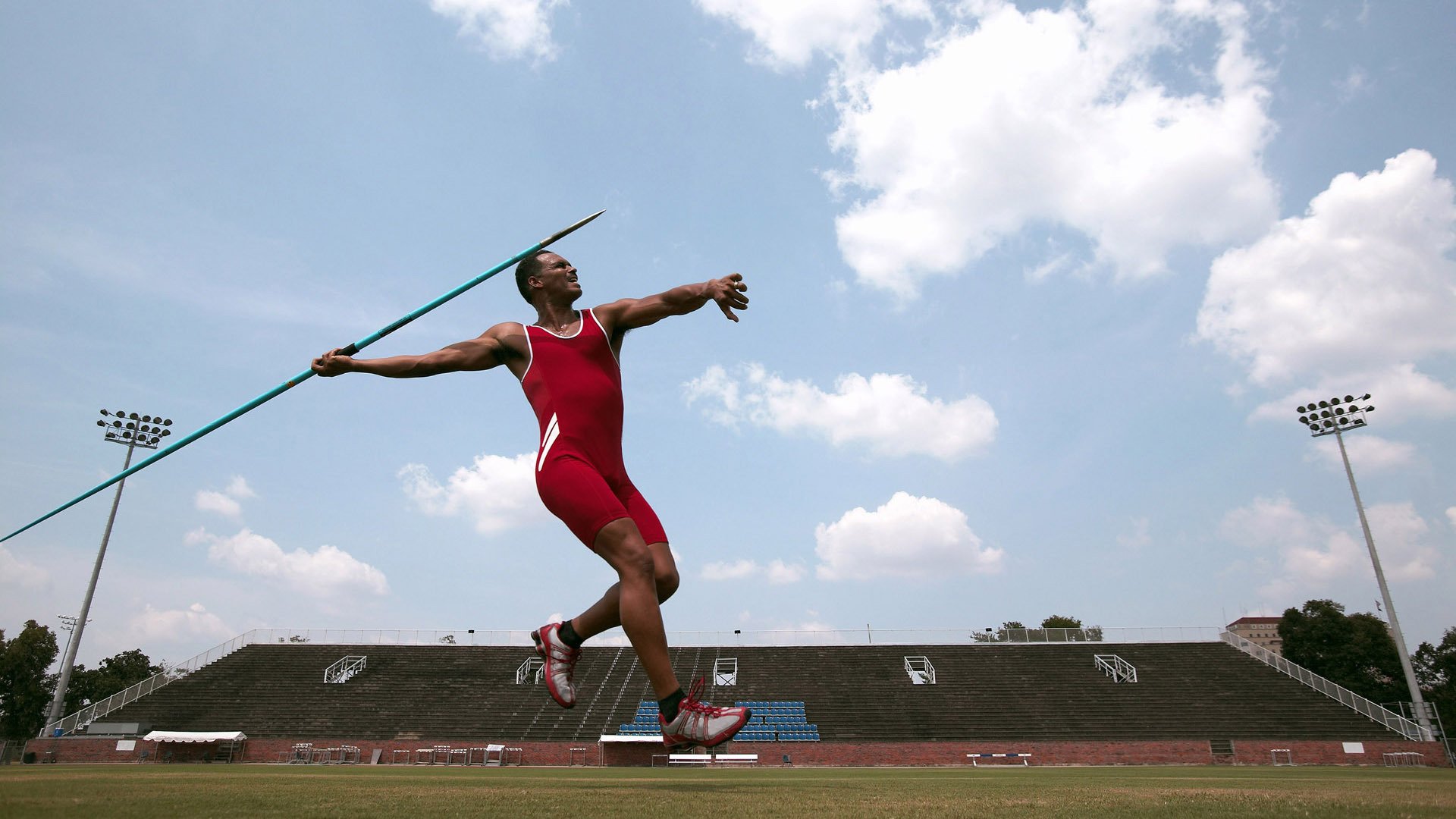 拉恩：全黑队外线的“速度奇迹”，每一次带球突破都能打破僵局