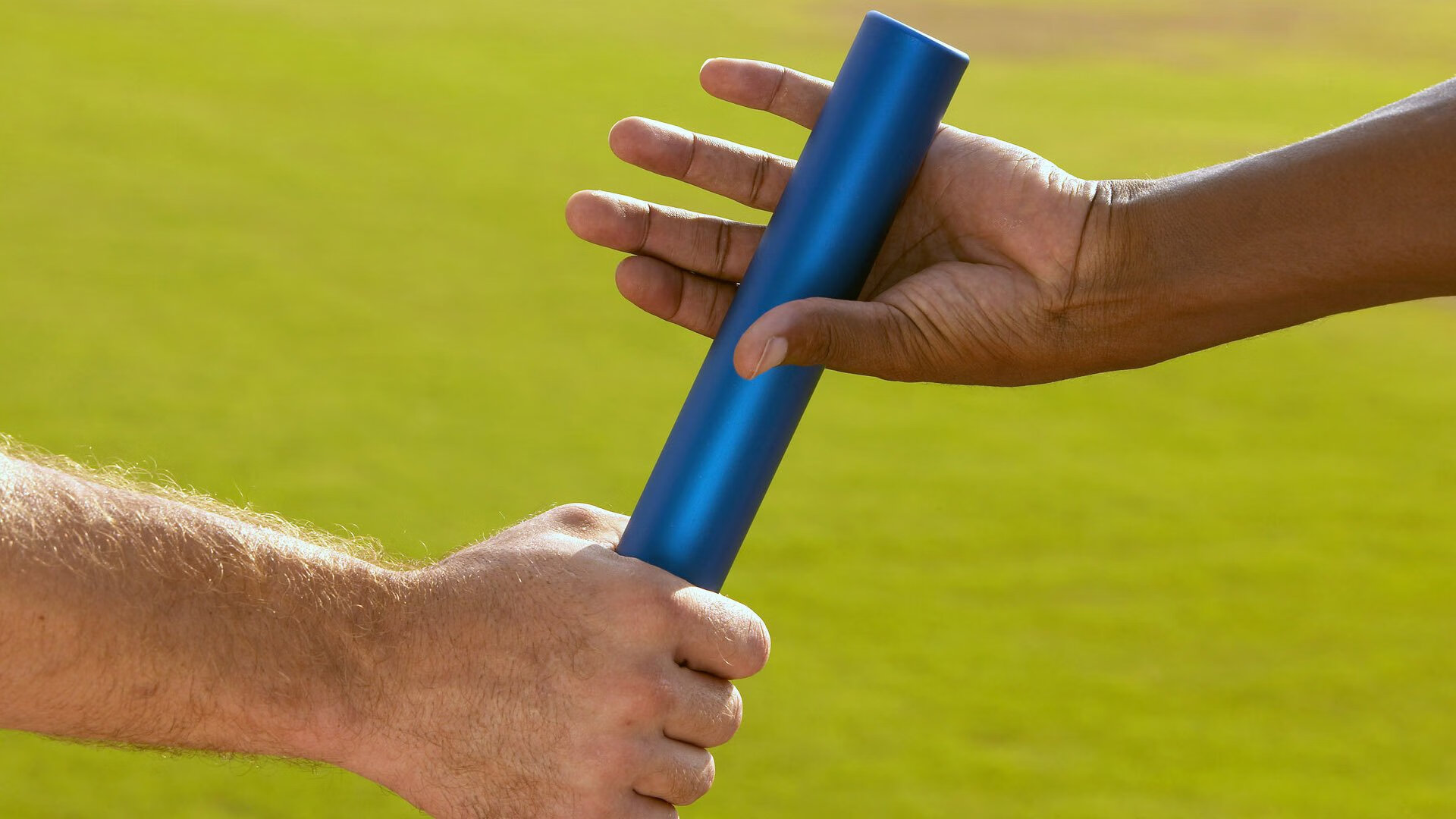 校园体育科技节品牌打造路径研究，请问学校科技或体育节的海报写一则简短的宣传语